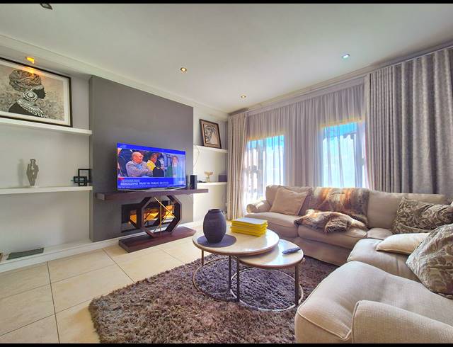 4 BEDROOM FREEHOLD FOR SALE IN SUNWARD PARK